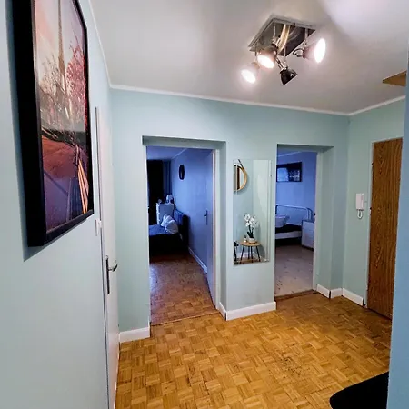 Stanislawa Dubois 29, *