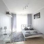 Stanislawa Dubois 29, *